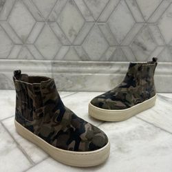 Size 7 J/SLIDES Camo Print High Top Sneaker Platform Booties