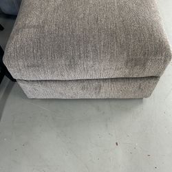 Storage Ottomans 