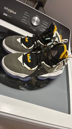 Nike LeBron 19