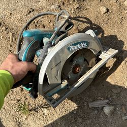 Makita 5007mg Circular Saw