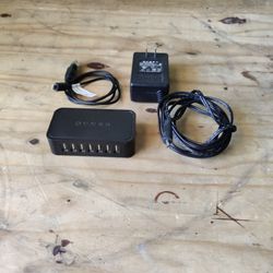 Dynex DX-U27H41 4-Port USB 2.0 Hub Device Splitter Desktop Black