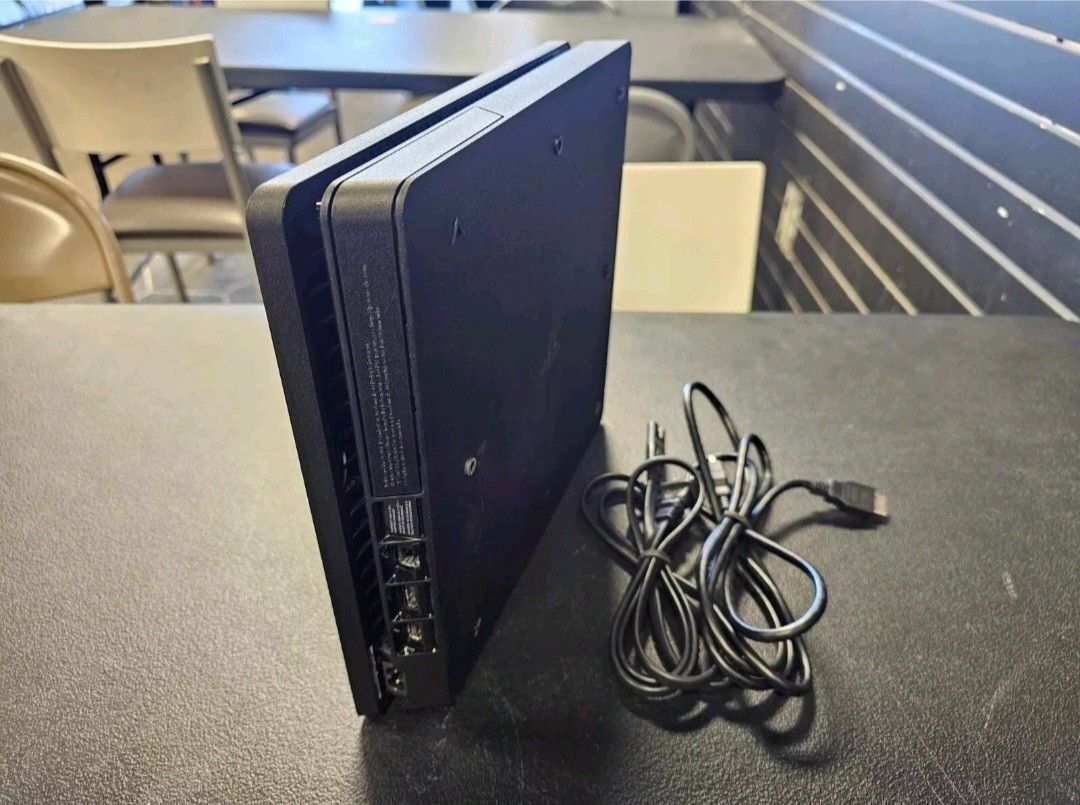WORKING Sony PlayStation 4 Slim 1TB Console