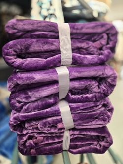 New King Extra Soft Flannel Blankets 💖 