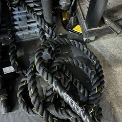 heavy exercise training workout battle rope