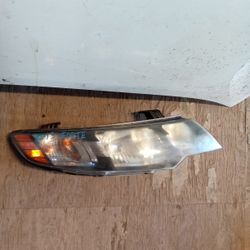 2010 - 2013 Kia Forte Right Headlight 