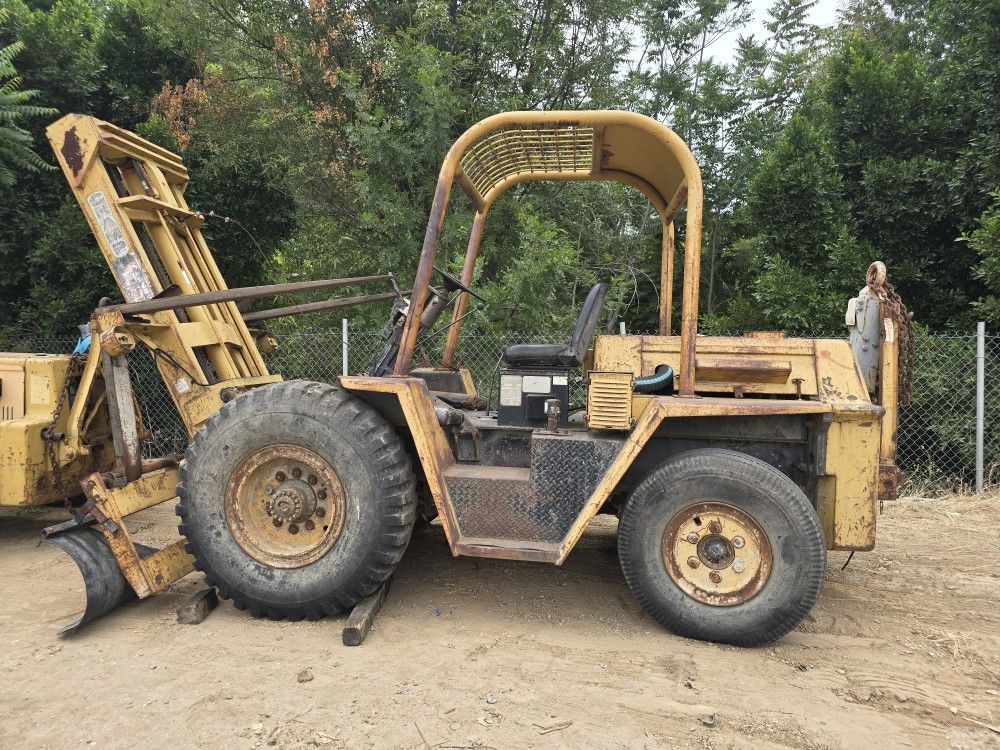 Towable Forklift, Two Stage 6k Lifting Capacity