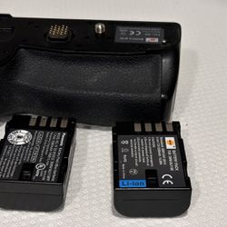 Panasonic lumix G9 Battery Grip 3rd Party And Two Batteries