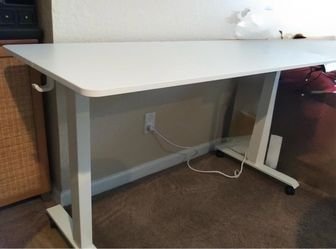 Adjustable table