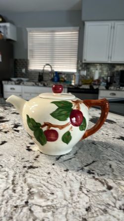 Teapot and lid vintage Franciscan