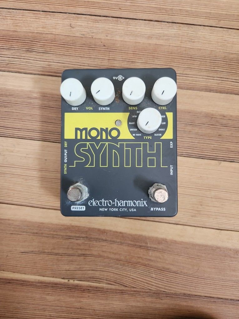 Mono Synth Pedal