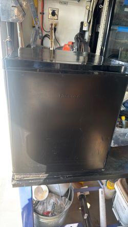 Hisense mini fridge