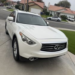 2015 Infiniti QX70