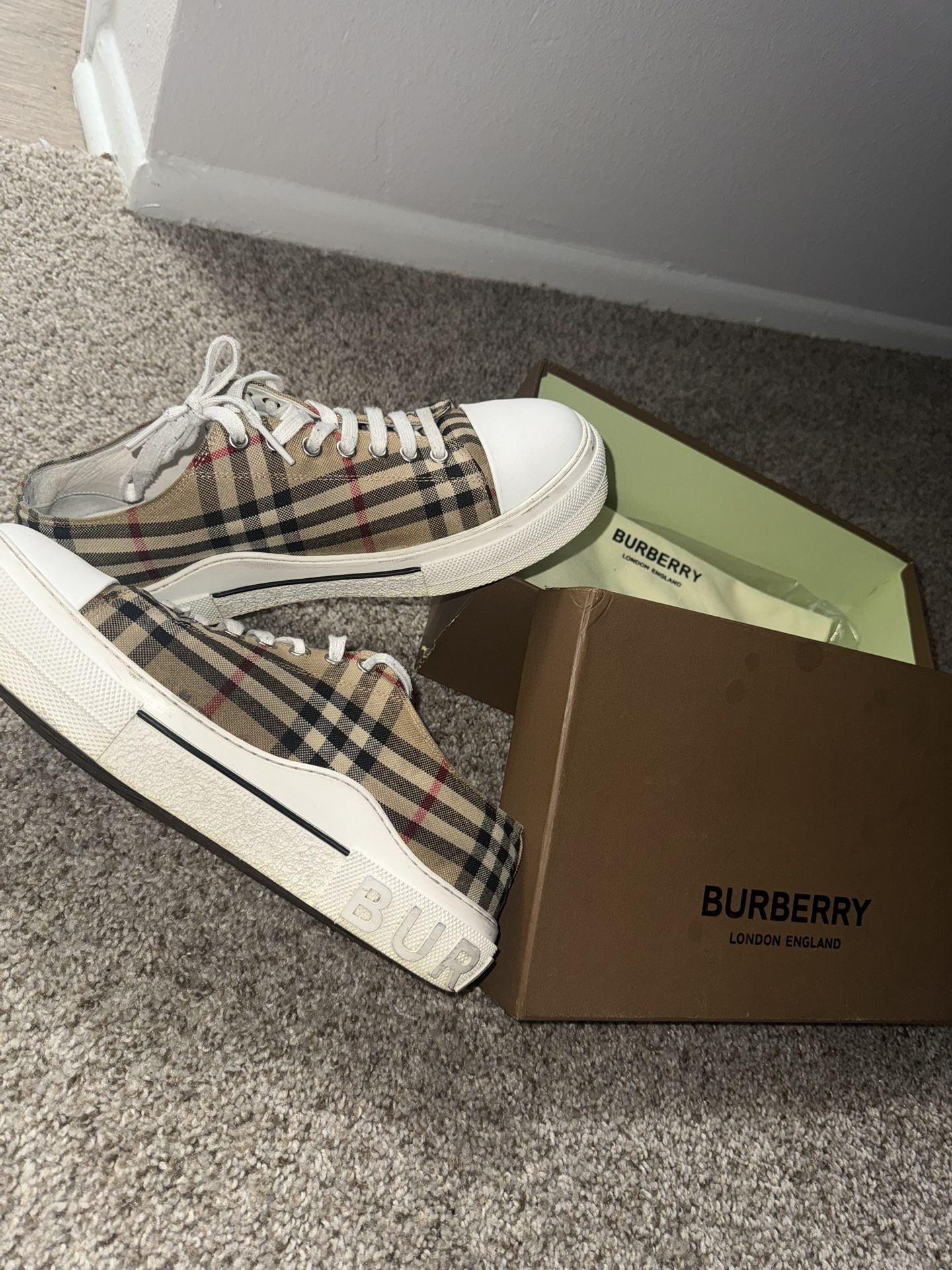 Burberry Shoes