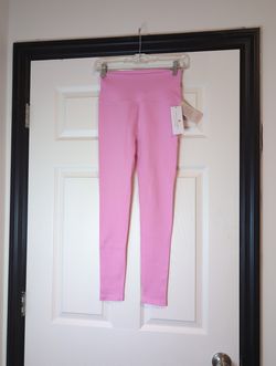 Medium/large NWT spiritual gangster pink love sculpt leggings