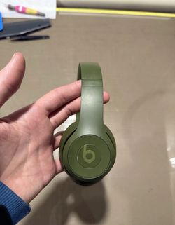Beats by Dr. Dre Solo3 Wireless Bluetooth On-Ear Headphones Turf Green A1796