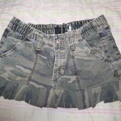 Pleated Y2K Camo Skirt 