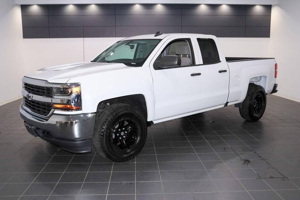 2017 Chevrolet Silverado 1500 for Sale in Renton, WA - OfferUp