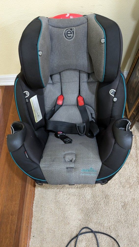 Car Seat by Evenflo NEVER in an accident