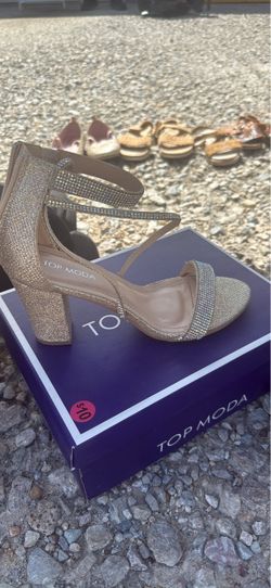 Top Moda Rhinestone Block Heel Sandals