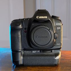 Canon 5D MII with 1 battery, battery Grip, and CF Card 32GB