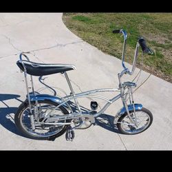 Classic SCHWINNS Bikes LET ME KNOW WHAT YOUR INTERESTED IN OR MESSAGE ME THANKS 
