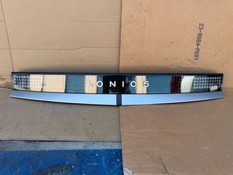 2022,2023,2024 Hyundai Ioniq 5 Center Tail Light LED/Mica LED Trasera Central Oem,Original  Ask