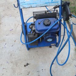 PRESSURE WACHER 2000 PS BUENAS CONDITION