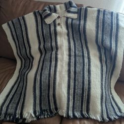 Hand Made Alpaca Wool Ecuadorian Poncho/ Sarapi