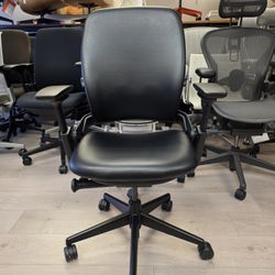 🍀65% OFF DEMO SALE!🍀NEW CONDITION STEELCASE LEAP V2 BLACK LEATHER FULLY ADJUSTABLE ARMS & LUMBAR SUPPORT
