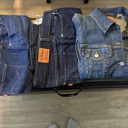 Women's Levi's 