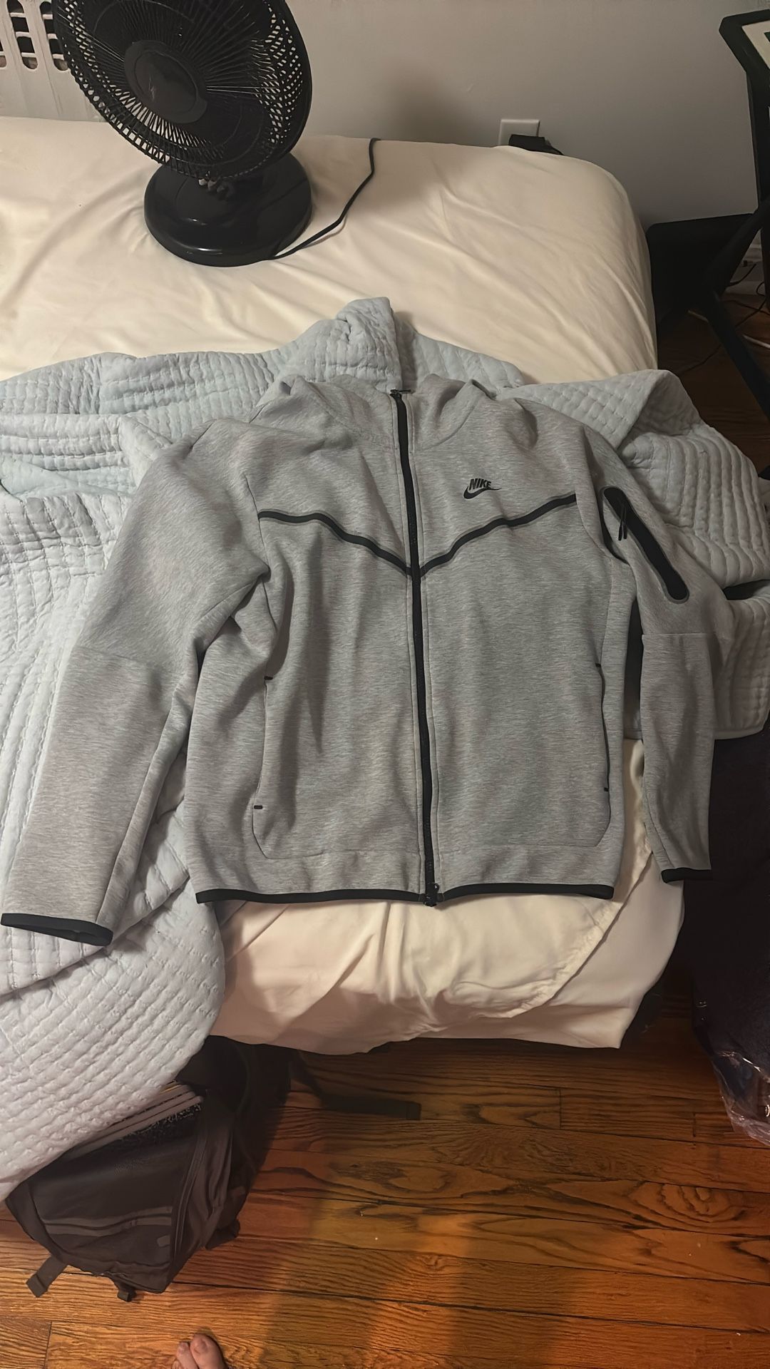 Old version Nike tech