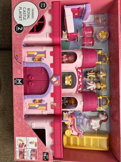 Royal Castle Playset New In Box