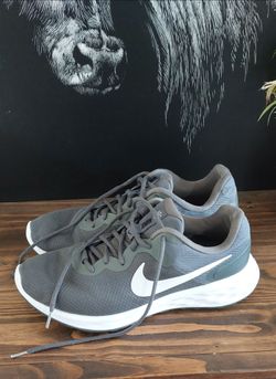Mens Nike Athletic Shoes Running Shoes Nike Revolution 6 Iron Grey White Sz 12