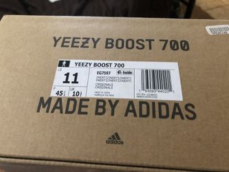 Yeezy boost 700