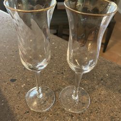 Gold Rim Champagne Glasses / Wedding / Mr / Mrs