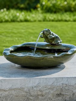 Ceramic Frog Solar Fountain NEW