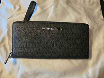Michaelkors Travel Wallet