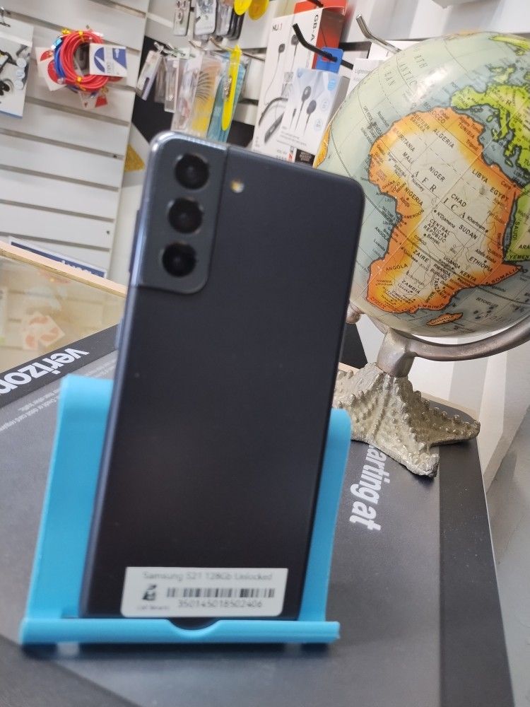 S 21 unlocked Clean Like New With Warranty And Charger
