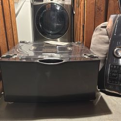 Washer Or Dryer Pedestal 