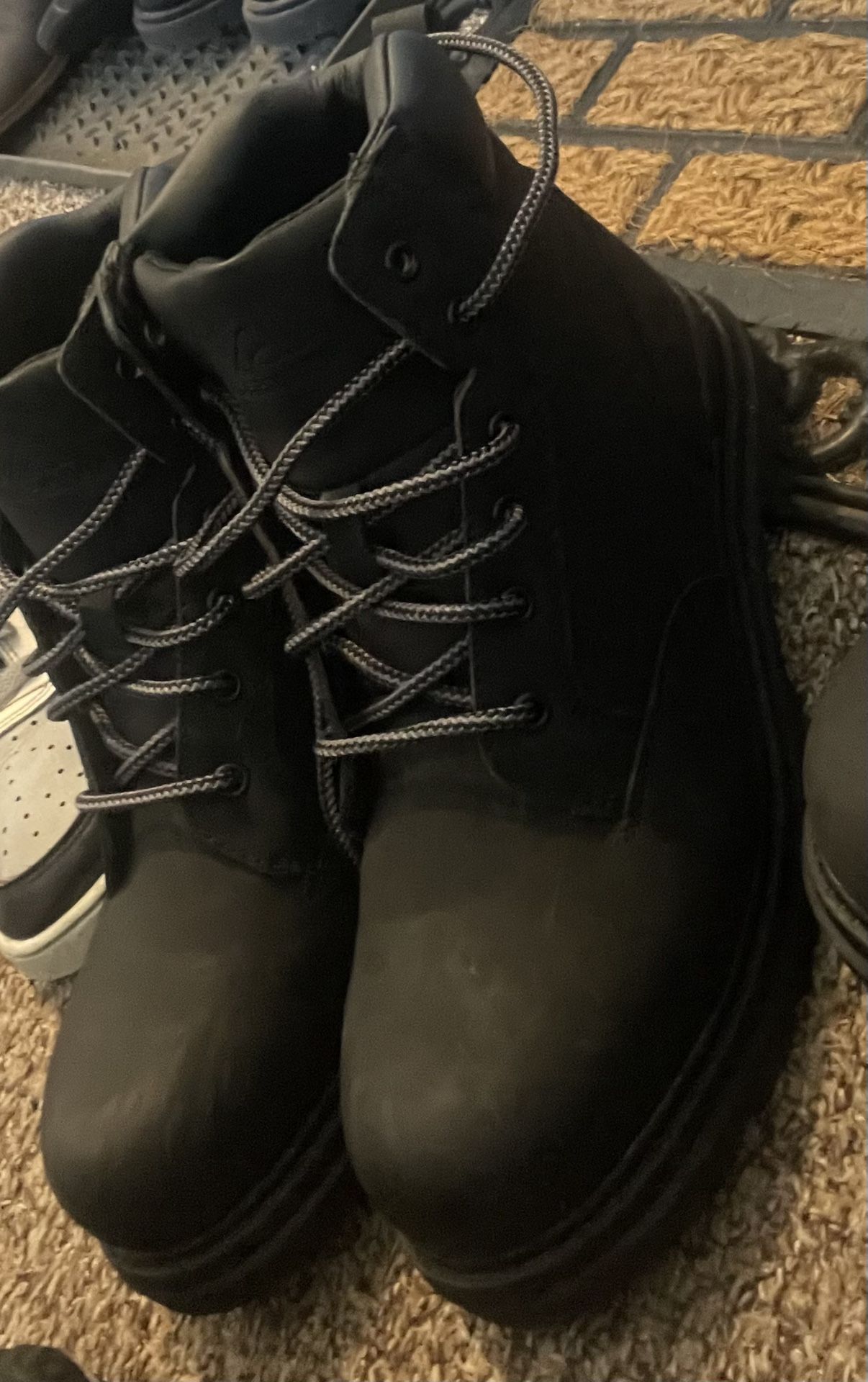 Men’s Black Boots Size 8 And Size 9