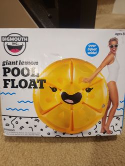 Giant lemon pool float