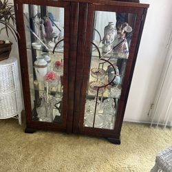 Vintage Curio Cabinet 