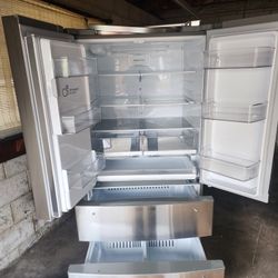 30" LG Refrigerator/Freezer