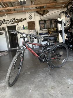 Hyper Shocker 26 Inch Mountain Bike