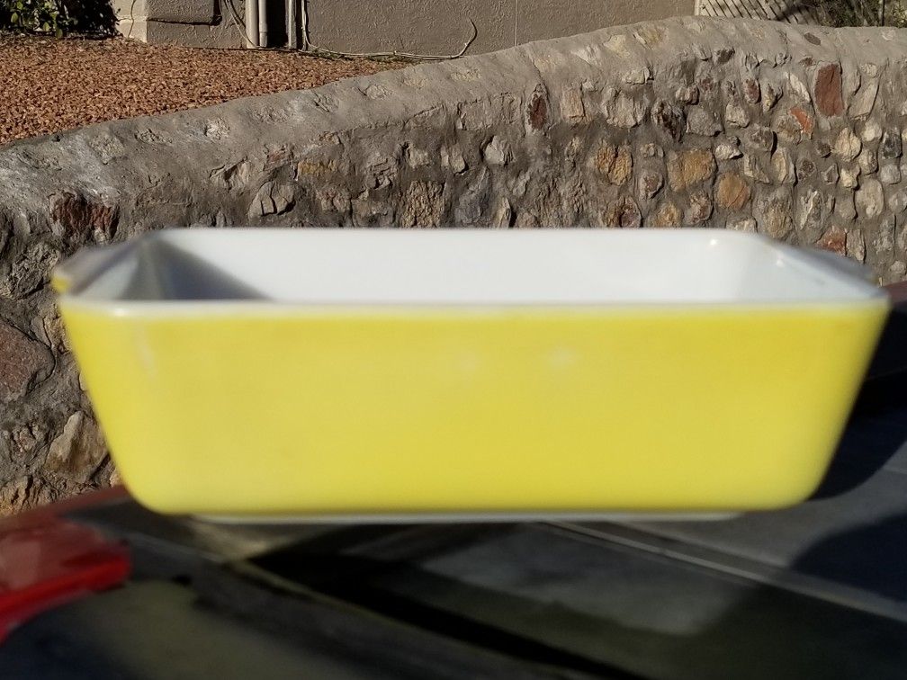 Vintage Pyrex 503 Yellow Refrigerator Baking dish 1.5 Qt.