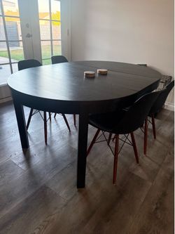 Expandable dinning table