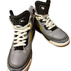 Nike Air Jordan Youth Sneaker Size 5.5 