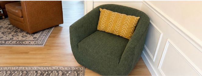 BRAND NEW Swivel Chairs