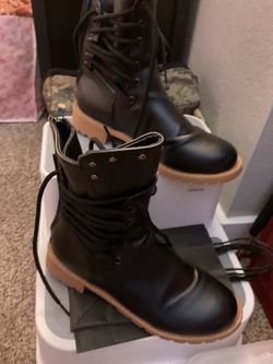 LADIES BLK ZIP UP BOOTS SIZE 7 CASH IN HAND $30