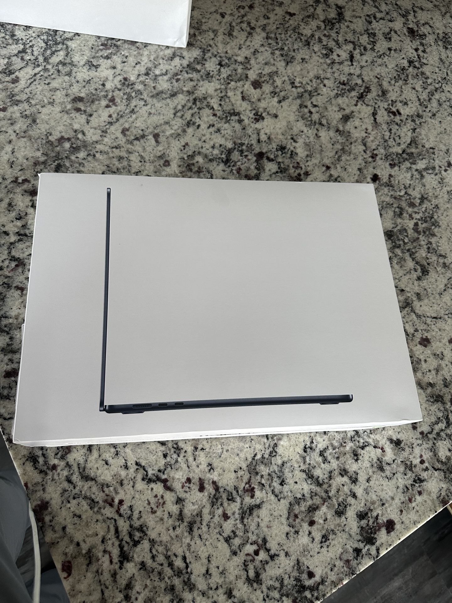 2024 MacBook Air (M3) 15in - Midnight